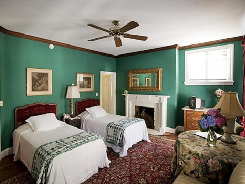 The Taft Bridge Inn Washington Room photo
